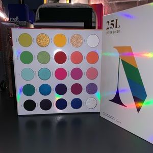 morphe 25L live in artistry shadow palette🏳️‍🌈